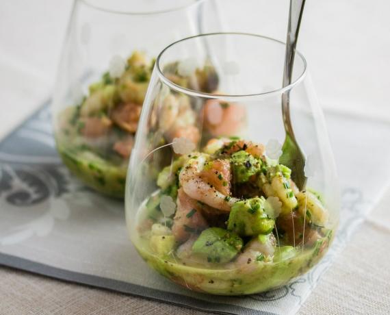 insalate festive in fretta: Insalata con gamberetti, avocado e pompelmo