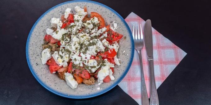 Dakos - Insalata greca con crostini, pomodori e feta