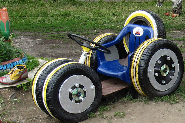 Moto di pneumatici per parco giochi