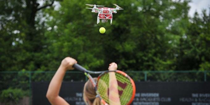Drone aiuta i giocatori di tennis