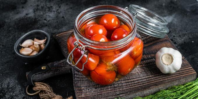 Pomodori salati in acqua minerale