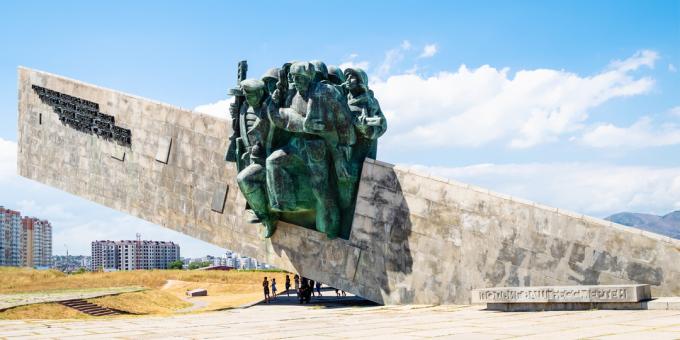 Cosa vedere a Novorossiysk: l'ensemble commemorativo della Malaya Zemlya