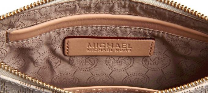 borse originali e contraffatte Michael Kors: lettere del logo devono essere posizionati esattamente