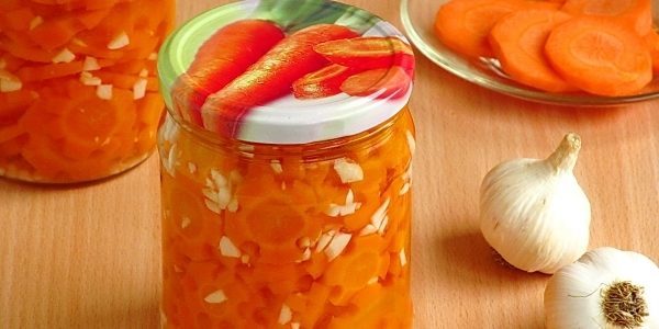 Come prepararsi per le carote invernali: carote marinate con aglio