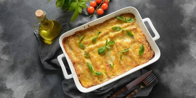 Cannelloni con pollo tritato con salsa besciamella