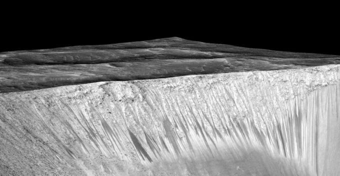Acqua su Marte esiste in forma liquida
