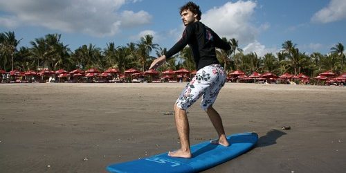 Come imparare a fare surf: la seconda tappa