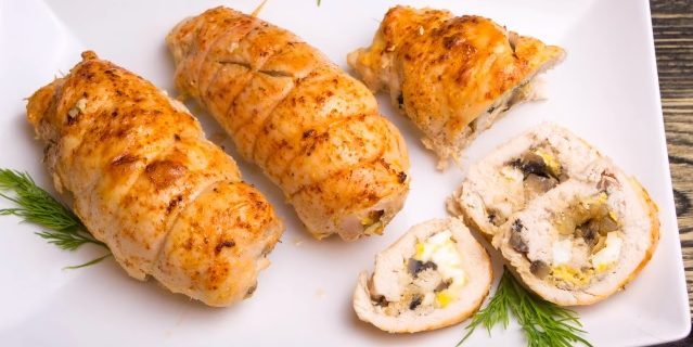 Ricette di pollo al forno: Involtini di pollo con funghi e uova