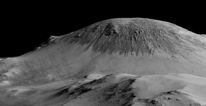 Acqua su Marte lascia macchie scure sui fianchi delle colline