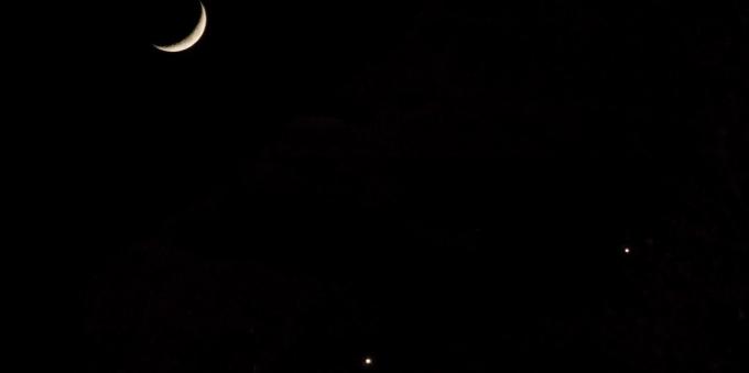 Cielo stellato: Giove, la Luna e Venere