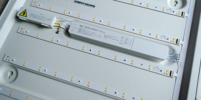 Yeelight intelligente Piazza LED luce di soffitto: La base in metallo