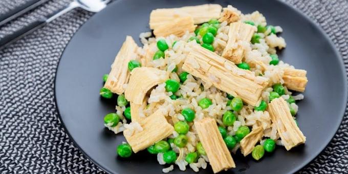Insalata con asparagi di soia, riso e piselli