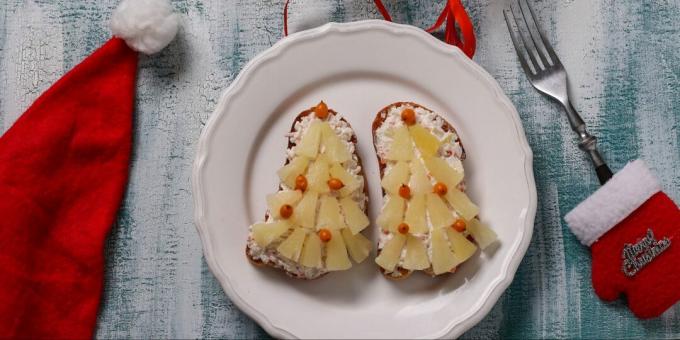 Panini di Capodanno con ananas e bastoncini di granchio