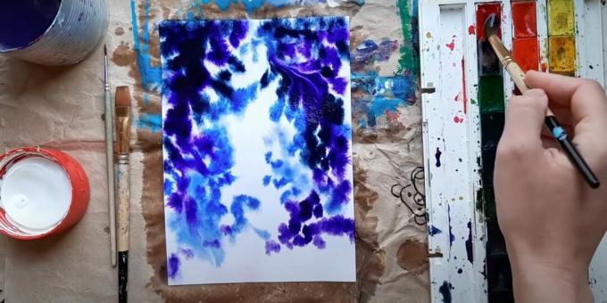 Come dipingere lo spazio in acquerello: dipingi tratti viola e blu