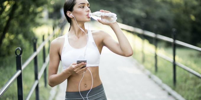 Bevi abbastanza acqua prima di allenarti