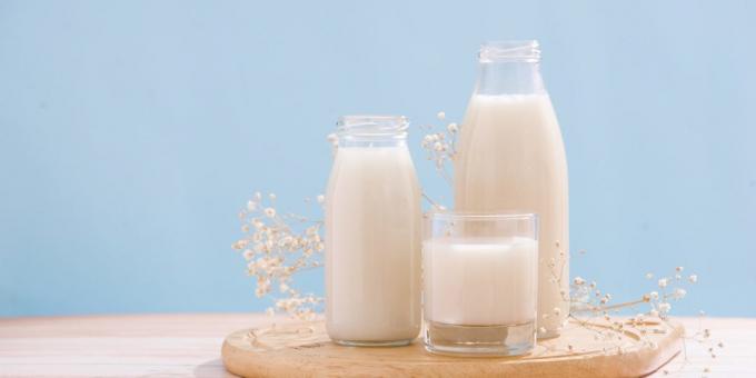 Come affrontare l'insonnia: aiuta il latte