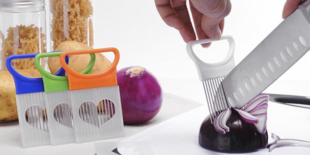 Un dispositivo per le verdure di taglio e frutta