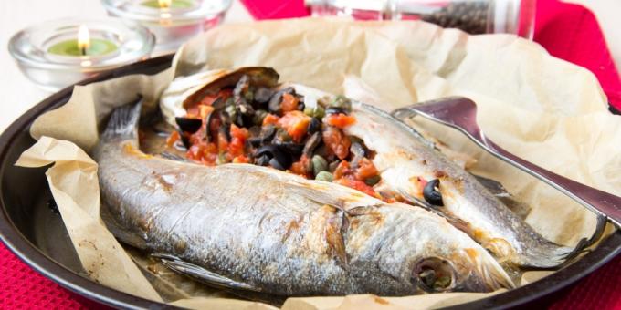 Branzino al forno con olive, pomodorini e finocchi