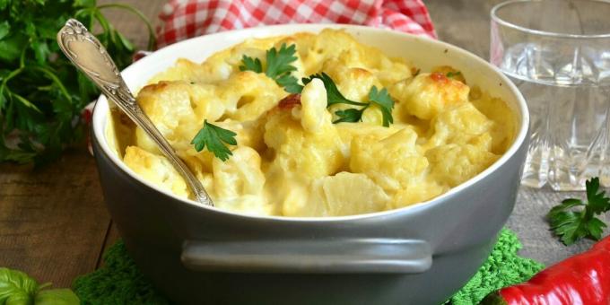 Casseruola Di Cavolfiore Con Salsa Di Formaggio E Panna