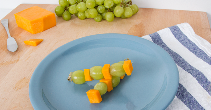 I pasti ad alto contenuto di proteine: uva e formaggio