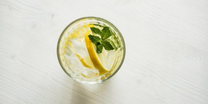 cocktail analcolici: Shpritser di succo d'uva e soda