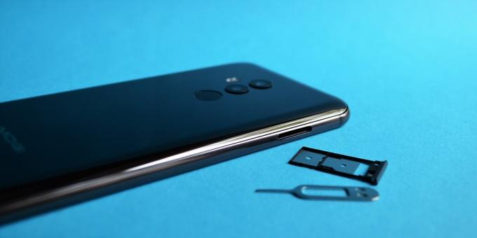 UMIDIGI Z2 Pro: un vassoio per schede SIM