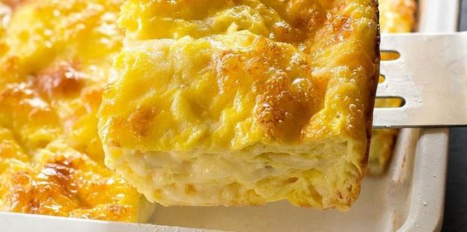 Come cucinare le uova nel forno: Uovo casseruola con crema di formaggio e formaggio