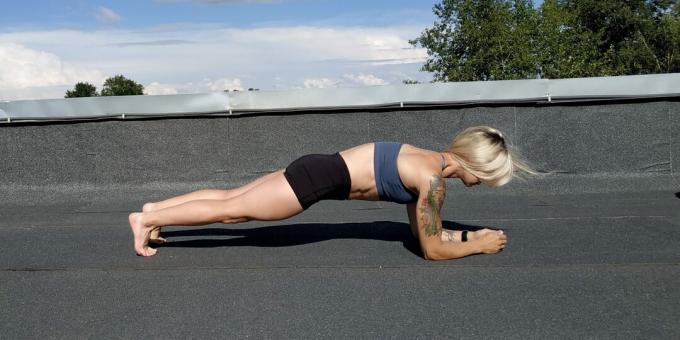 Semplici esercizi di yoga: posizione del personale