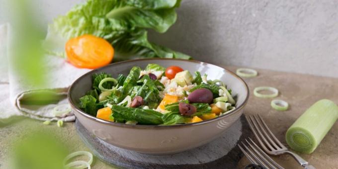 Insalata leggera con carne di krill e verdure