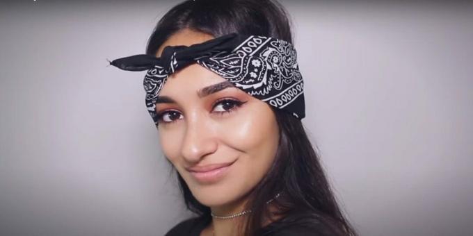 Come indossare una bandana: fascia con fiocco