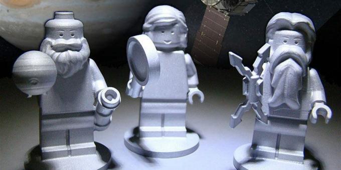 Oggetti insoliti nello spazio: figure Lego
