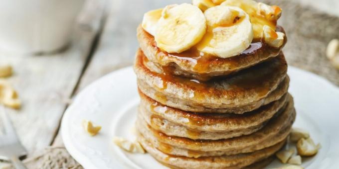 Pancake di farina d'avena con banane