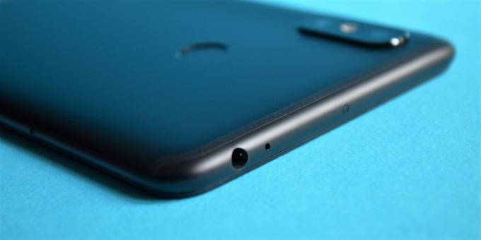 recensione Xiaomi Mi Max 3: jack per cuffie