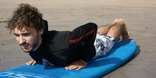 Come imparare a fare surf: una posizione corretta