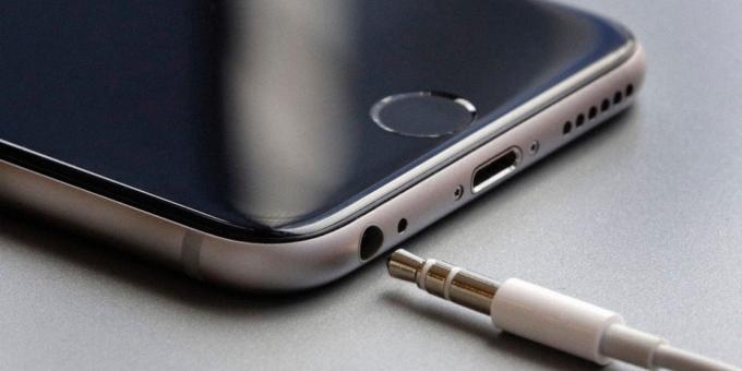 Come controllare l'iPhone: jack per cuffie