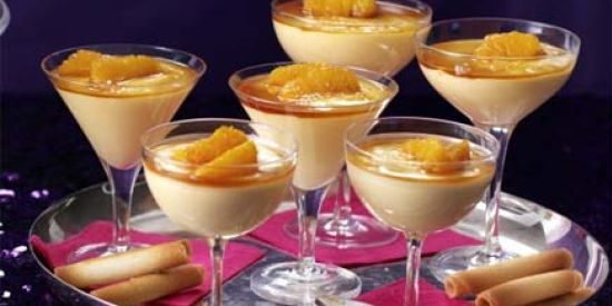 Snack da vino. Arancione mousse al caramello