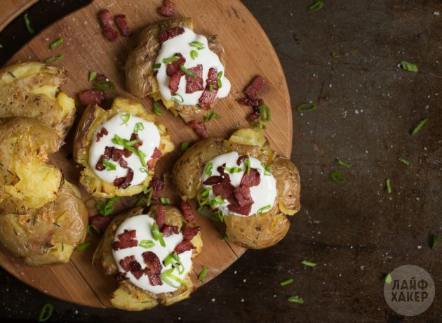 Servire subito le patate al forno