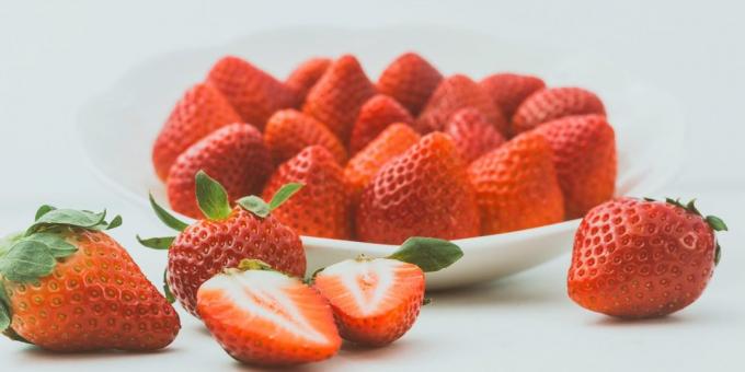 utile frutta e bacche: fragole