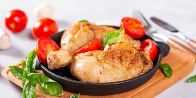 Fragranti cosce di pollo cotte al forno