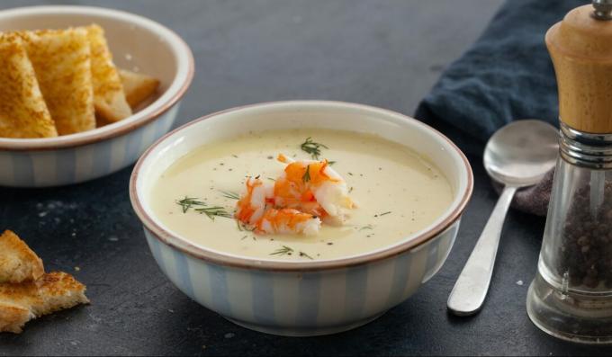 Zuppa di crema di formaggio con gamberetti