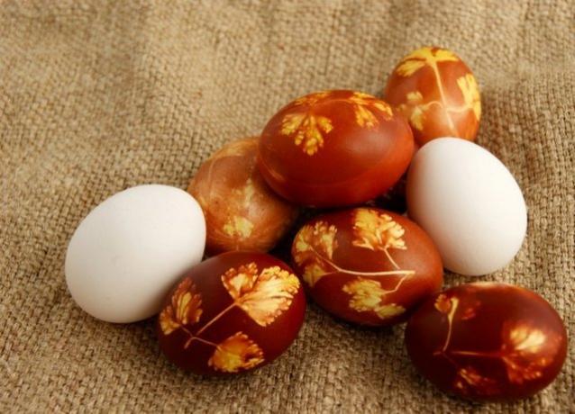 Come fare un uovo di Pasqua: le buone idee più tinture naturali