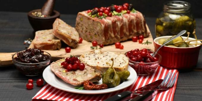 Terrina con maiale, pollo e pistacchi