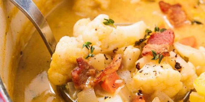 Ricette cena in fretta: zuppa con pancetta e cavolfiore