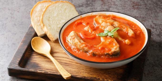 Zuppa di pomodoro con carpa