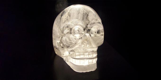 Tecnologie delle antiche civiltà: teschio di cristallo al Museo Quai Branly, Parigi