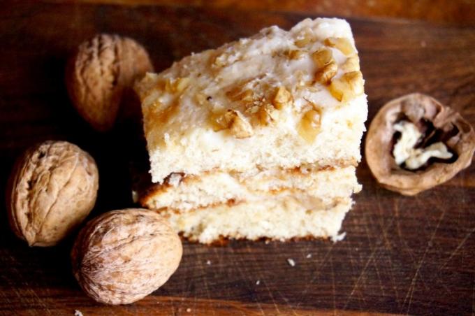 torta di miele con le noci Lettone