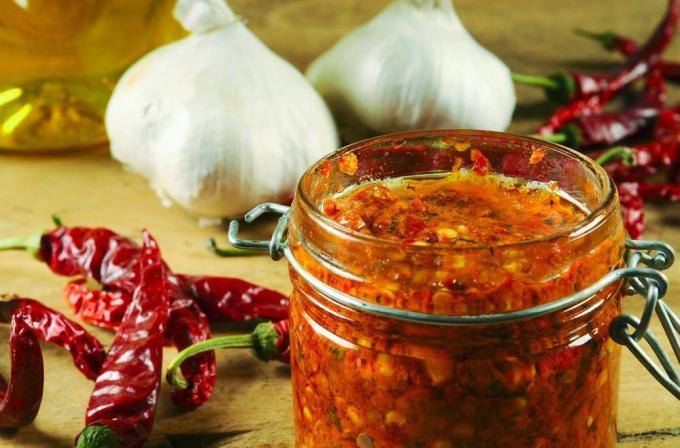 salse piccanti: classica salsa di peperoncino