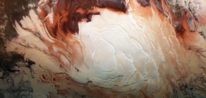 Acqua su Marte esiste allo stato liquido e solido