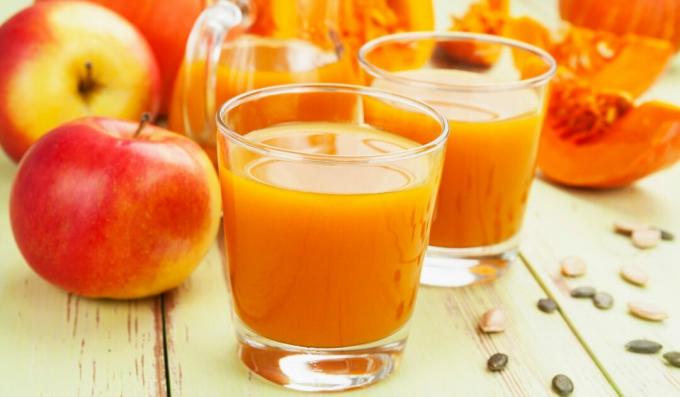 Succo di zucca e mela per l'inverno