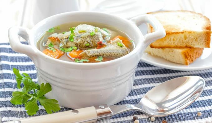 Zuppa di brodo di pollo